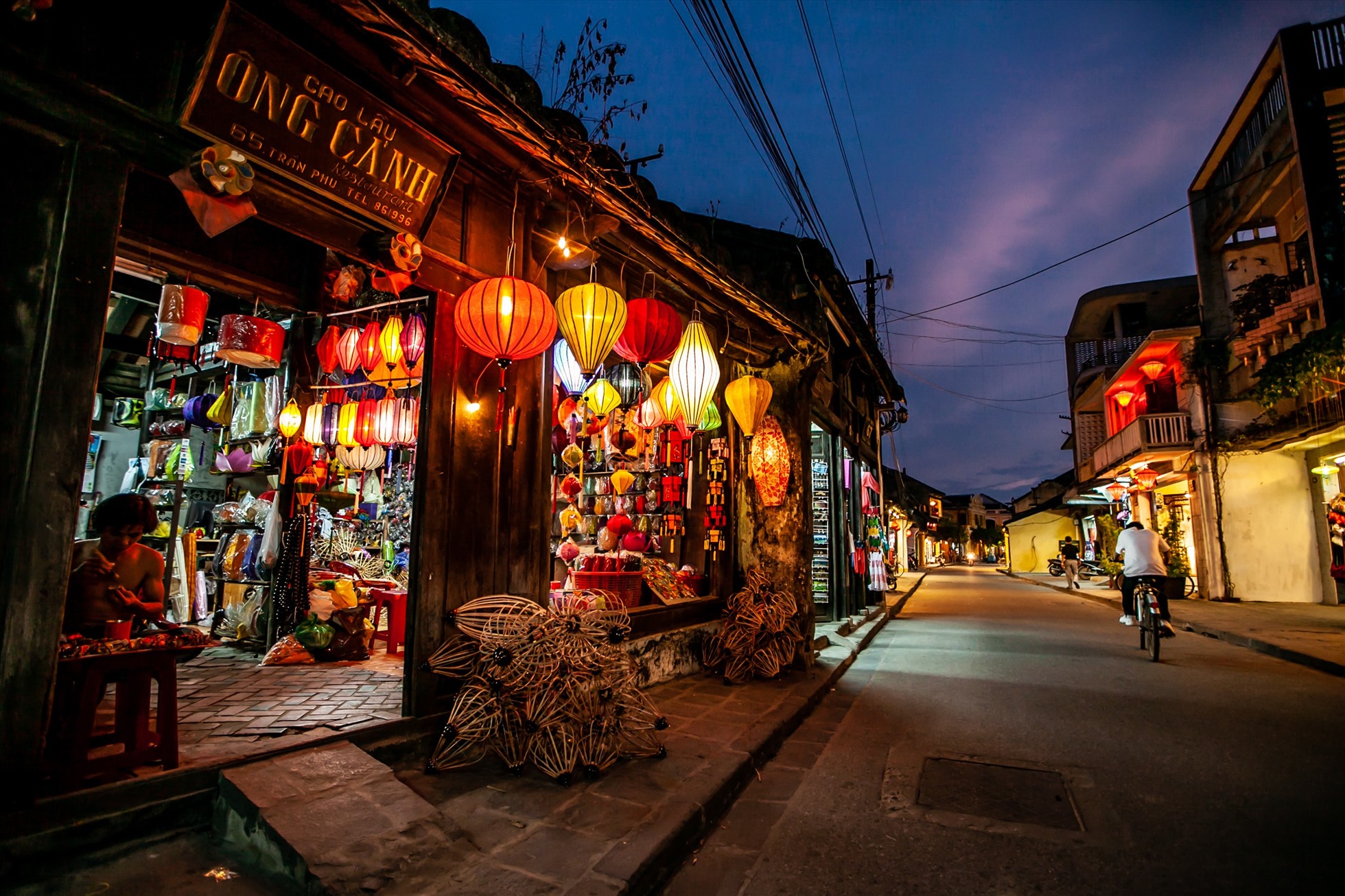 Tour Du Thuyền Sông Hàn & Khám Phá Phố Cổ Hội An Về Đêm